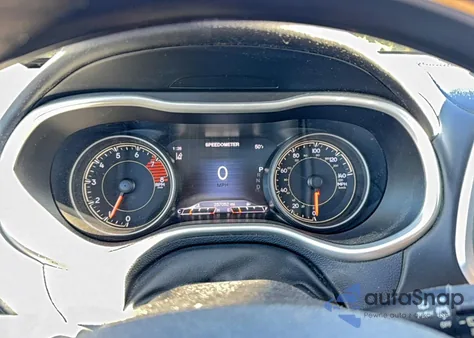 2017 Jeep Cherokee Overland z USA, uszkodzony, nr VIN 1C4PJMJS2HW566799